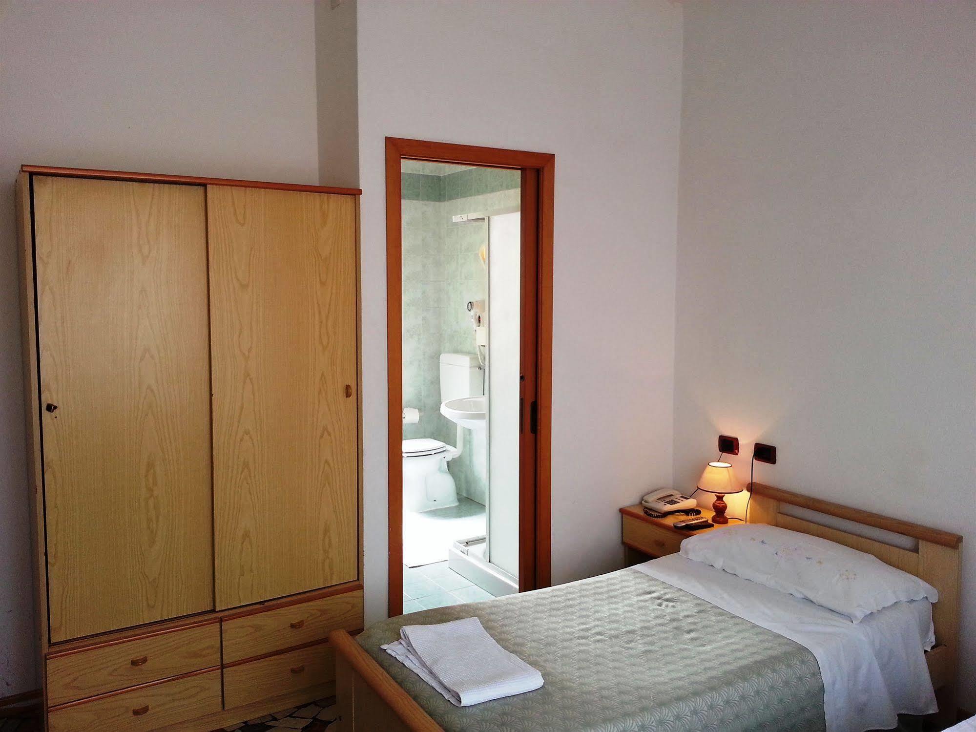 Clodia Hotel